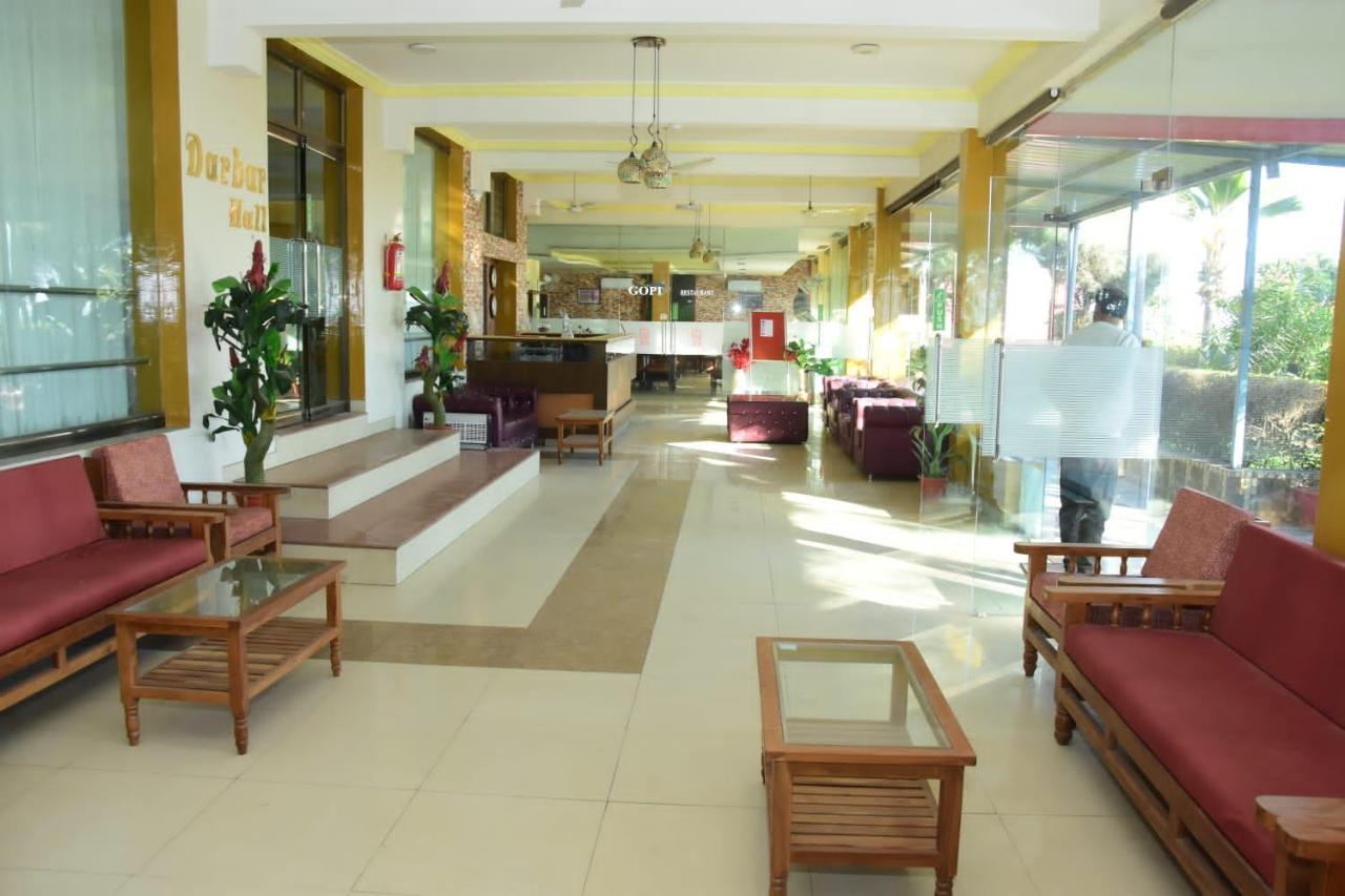 Hotel Shiv International Bhachau Buitenkant foto